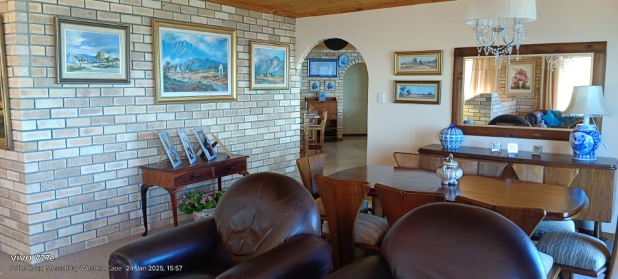 To Let 5 Bedroom Property for Rent in Dana Bay Western Cape